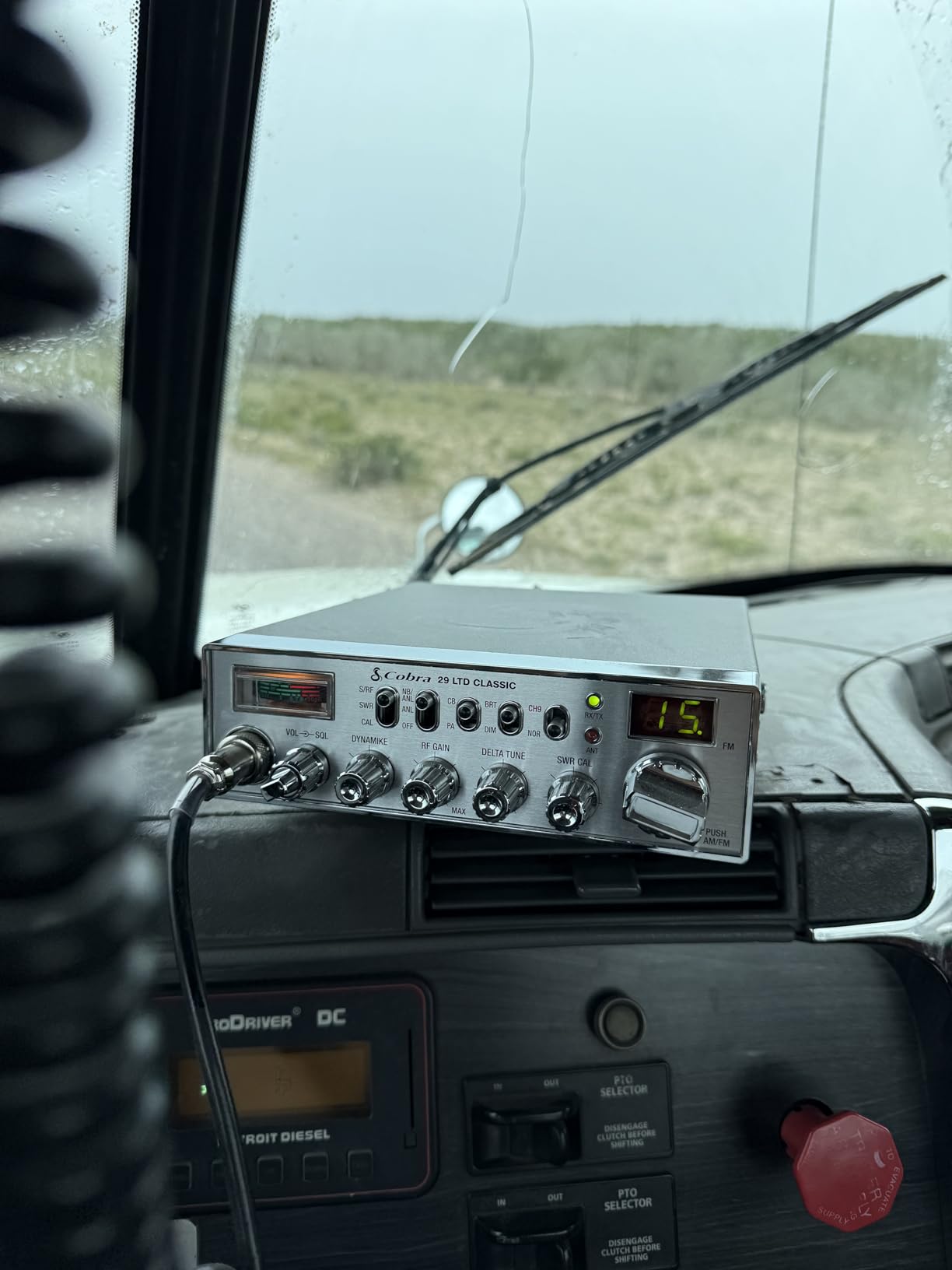 Cobra 29 LTD Classic AM/FM Professional CB Radio - Easy to Operate, Emergency Radio, Instant Channel 9, 4-Watt Output, Full 40 Channels, Adjustable Receiver and SWR Calibration, Black customer photo 1