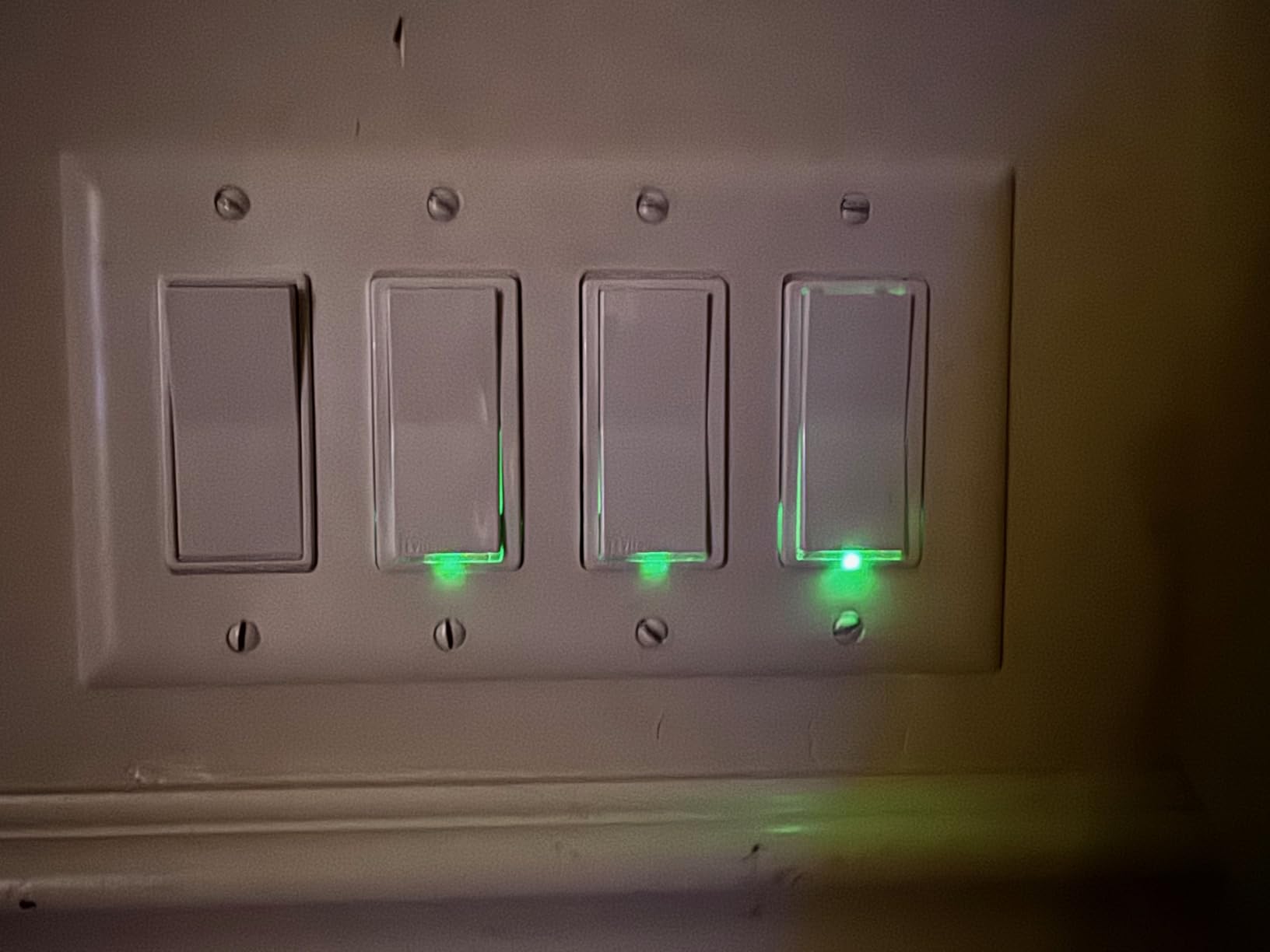 Leviton Decora Smart Switch, Wi-Fi 2nd Gen, Neutral Wire Required, Works with Matter, My Leviton, Alexa, Google Assistant, Apple Home/Siri & Wired or Wire-Free 3-Way, D215S-1RW, White customer photo 2