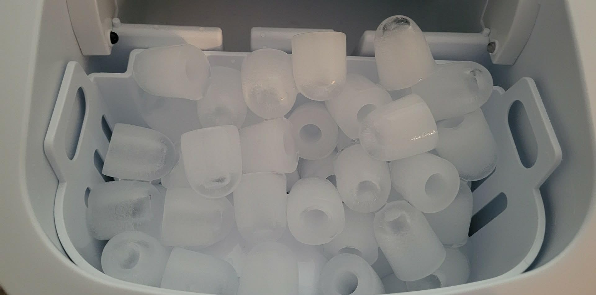 EUHOMY Countertop Ice Maker Machine with Handle, 26lbs in 24Hrs, 9 Ice Cubes Ready in 6 Mins, Auto-Cleaning Portable Ice Maker with Basket and Scoop, for Home/Kitchen/Camping/RV. (Black) customer photo 2