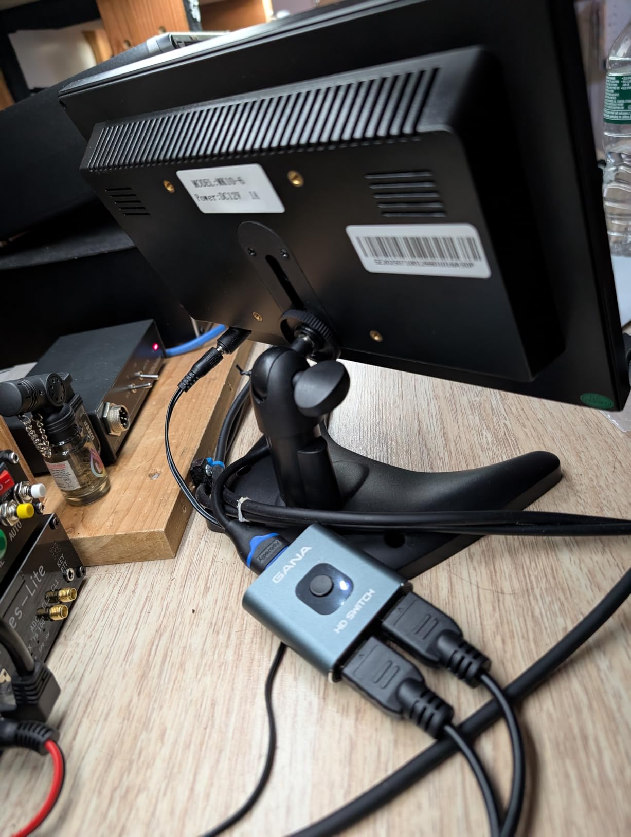 10.1 Inch CCTV Security Monitor, Small Second Monitor for DVR/NVR Surveillance, HDMI VGA BNC AV Inputs, Built-in Speakers customer photo 2