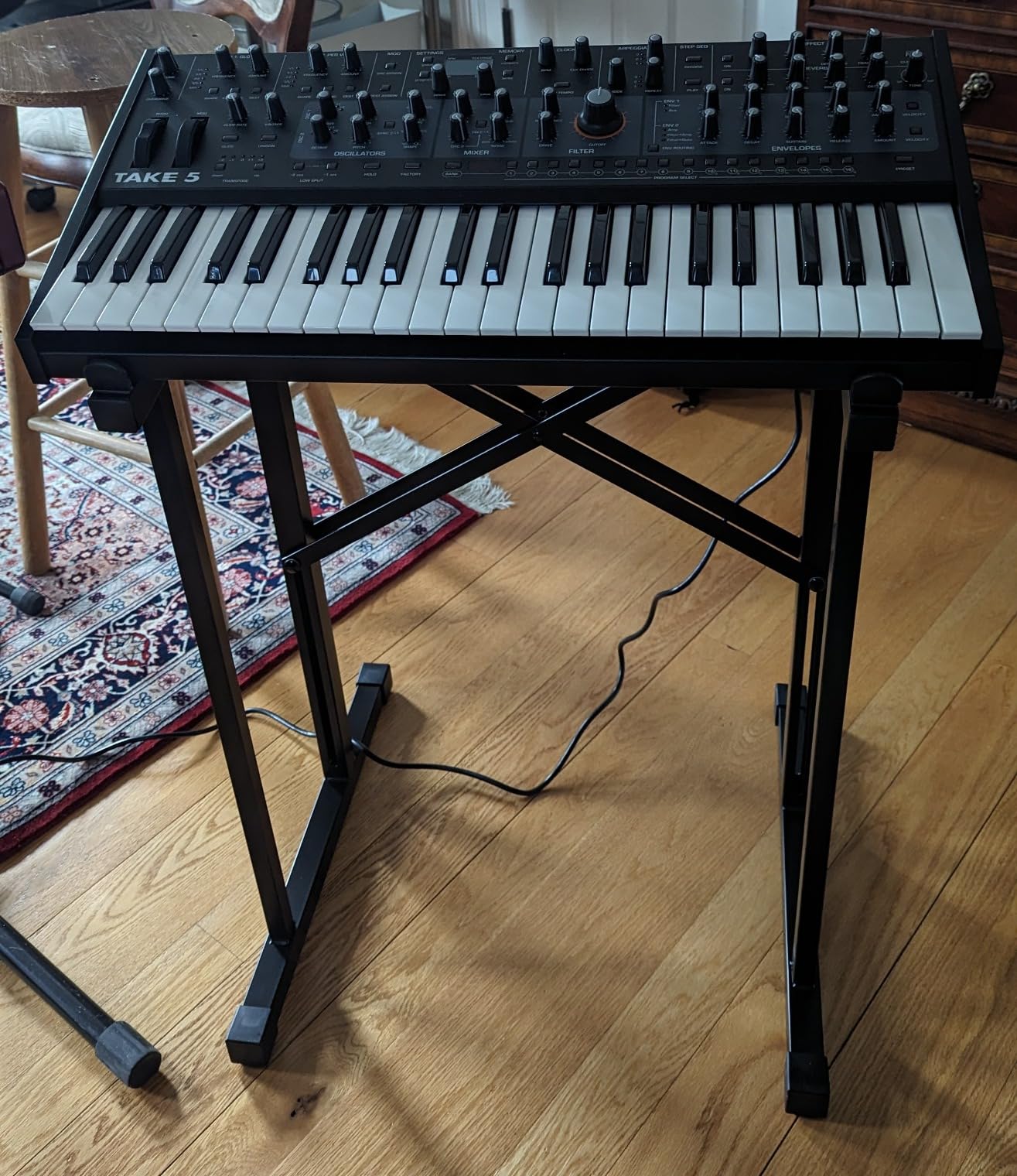 Liquid Stands Portable Audio Mixer Stand - Angled Foldable & Adjustable Studio Music Mixer Synth, MPC Stand For Drum Machines, DJ Turntables, Audio Rack Music Equipment & More customer photo 2