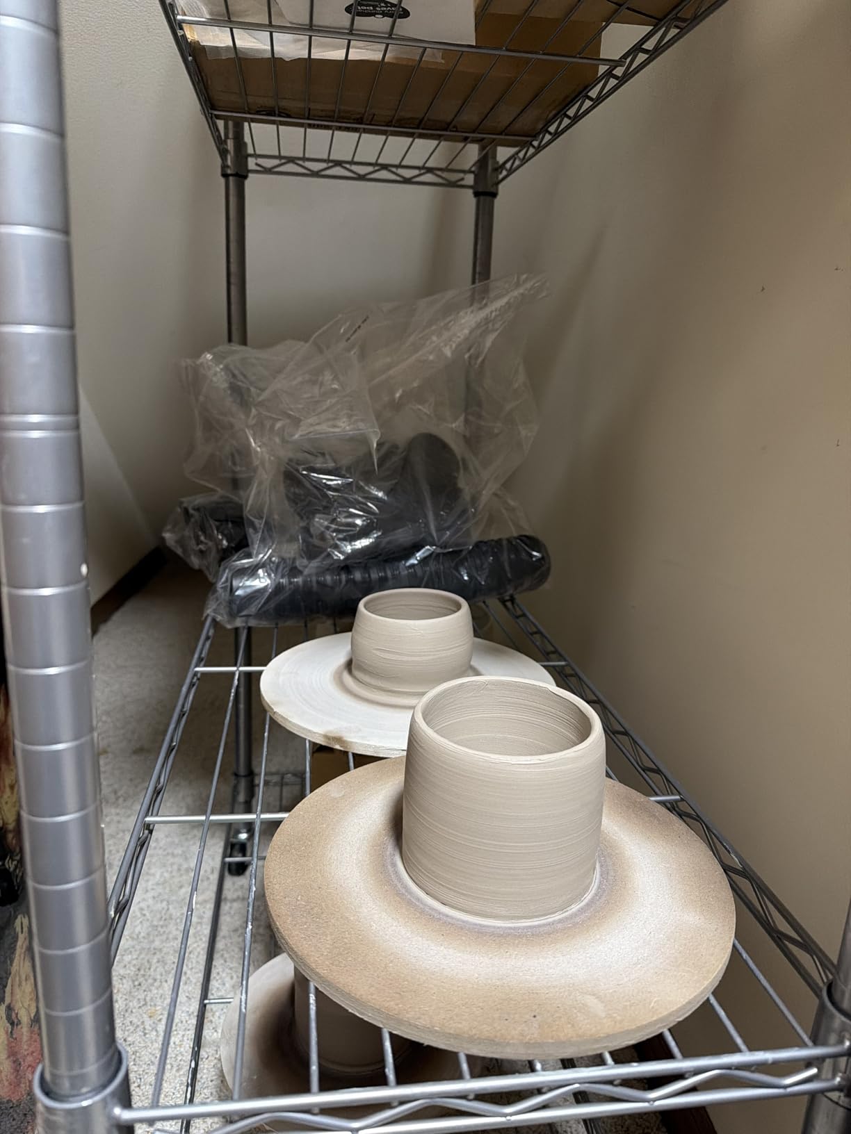 VEVOR 11inch Pottery Wheel, 350W Ceramic Wheel Forming Machine, Adjustable 60-300RPM Speed Handle and Foot Pedal Control, ABS Detachable Basin Sculpting Tool Apron Accessory Kit for Work Art Craft DIY customer photo 1