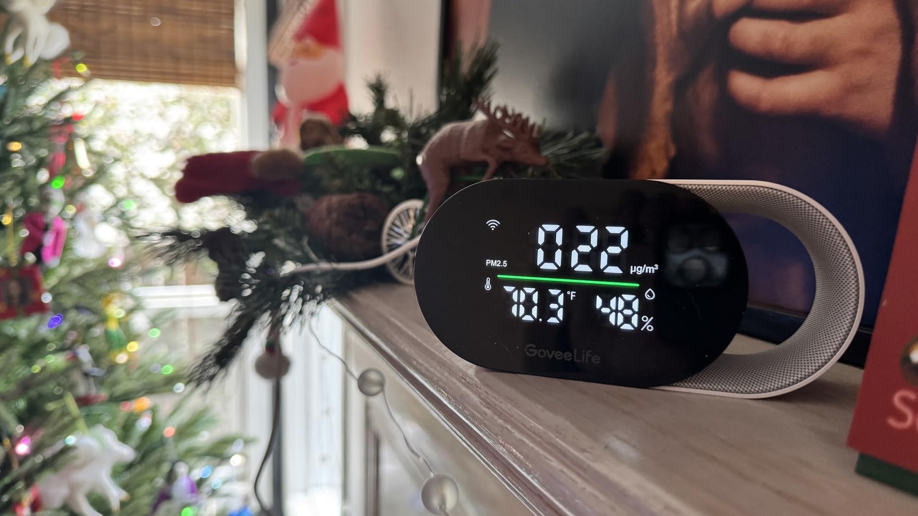 GoveeLife Smart Air Quality Monitor with PM2.5, WiFi, Temperature & Humidity Sensors, LED Display, 2s Refresh, 2-Year Data Storage, for Home & Office Wired customer photo 1