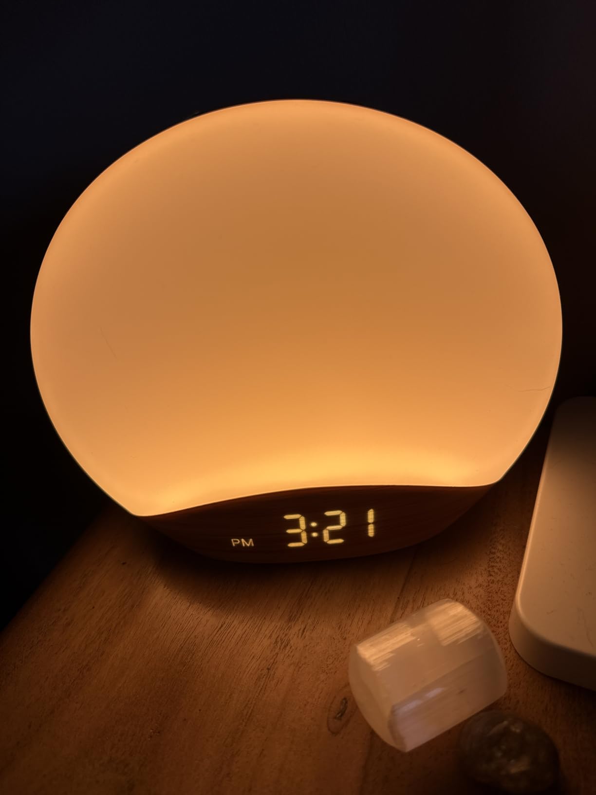REACHER Wood Grain Sunrise Alarm Clock and Sound Machine Nightlight, Digital Dimmable Clock for Bedroom, 26 Sleep Sounds, White Noise Machine for Baby, Adults, Wake Up Light Alarm Clock for Kids customer photo 1