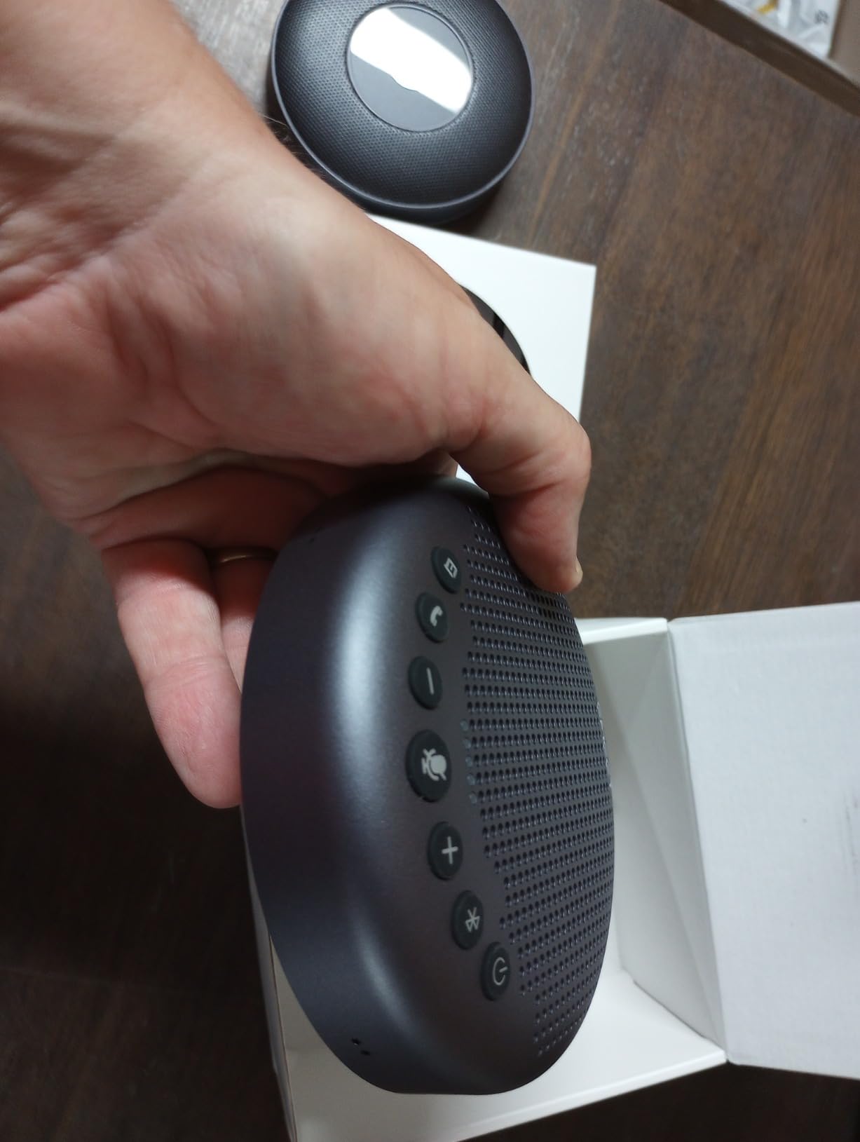 EMEET Conference Speaker and Microphone w/8+1 Mics, 360° Voice Pickup, Noise Reduce, Bluetooth/USB/Dongle Speakerphone for 14 People w/Daisy Chain for 25, Compatible w/Leading Platforms, 2025 Version customer photo 2