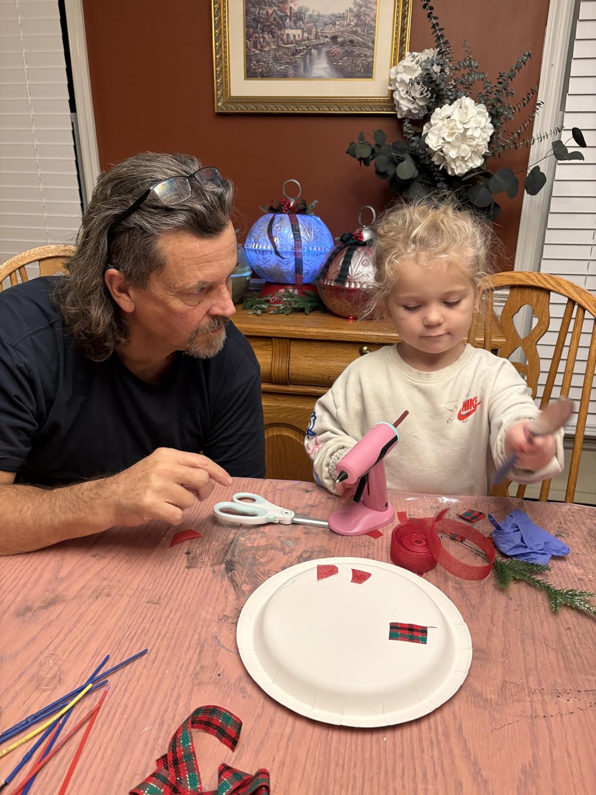 Cordless Hot Glue Gun Kit with 30pcs Mini Glue Sticks, USB Rechargeable Mini Glue Gun with Carrying Case, Stand-Up Base, Smart Power-Off Hot Melt Glue Gun for Crafting, Pink customer photo 1