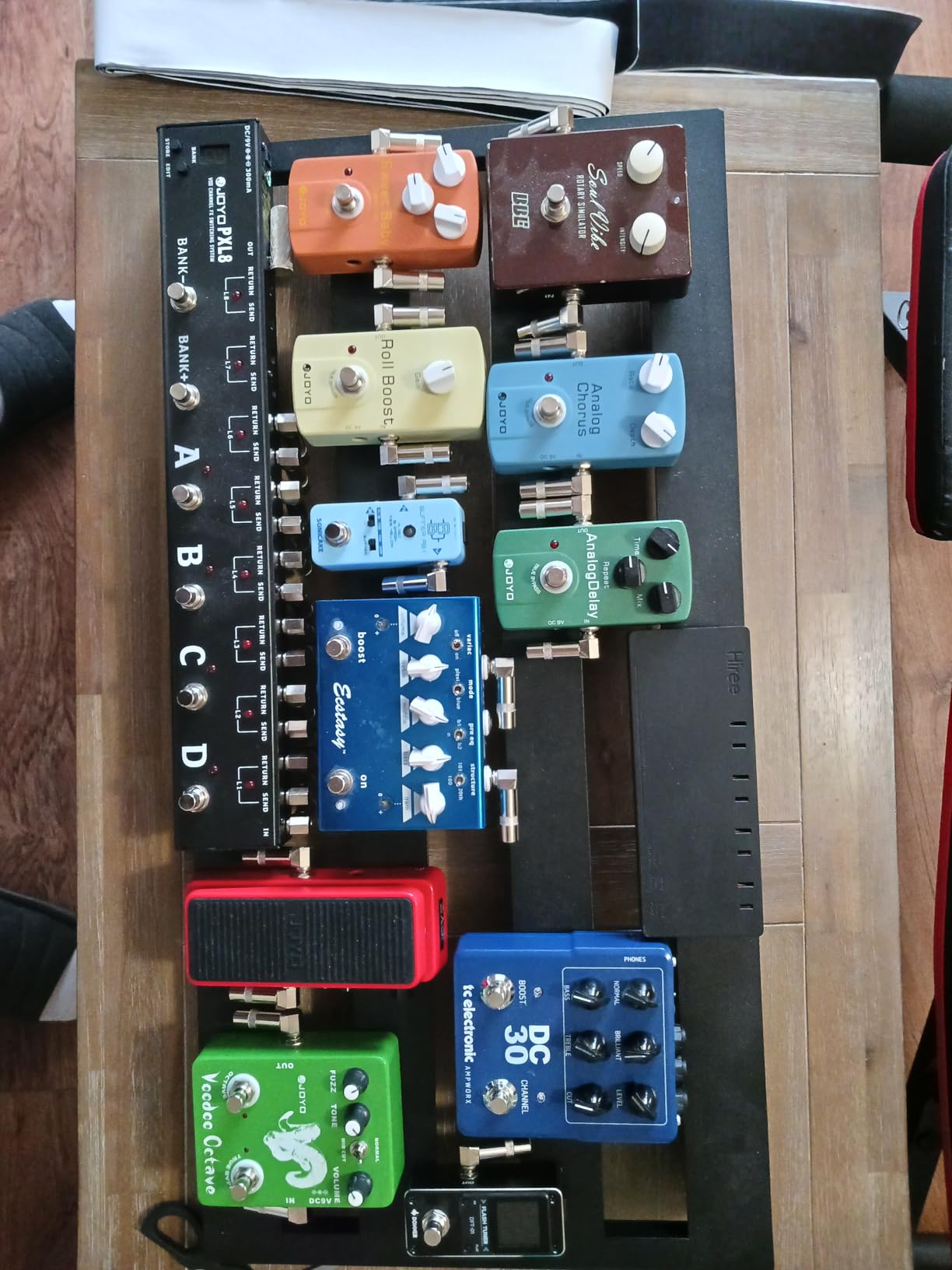 STRICH Guitar Pedal Board Aluminum Alloy 2.65lb Lightweight Effect Pedalboard 22'' x 12.5'' with Carry Bag, STANDARD 22 (Angled) customer photo 2