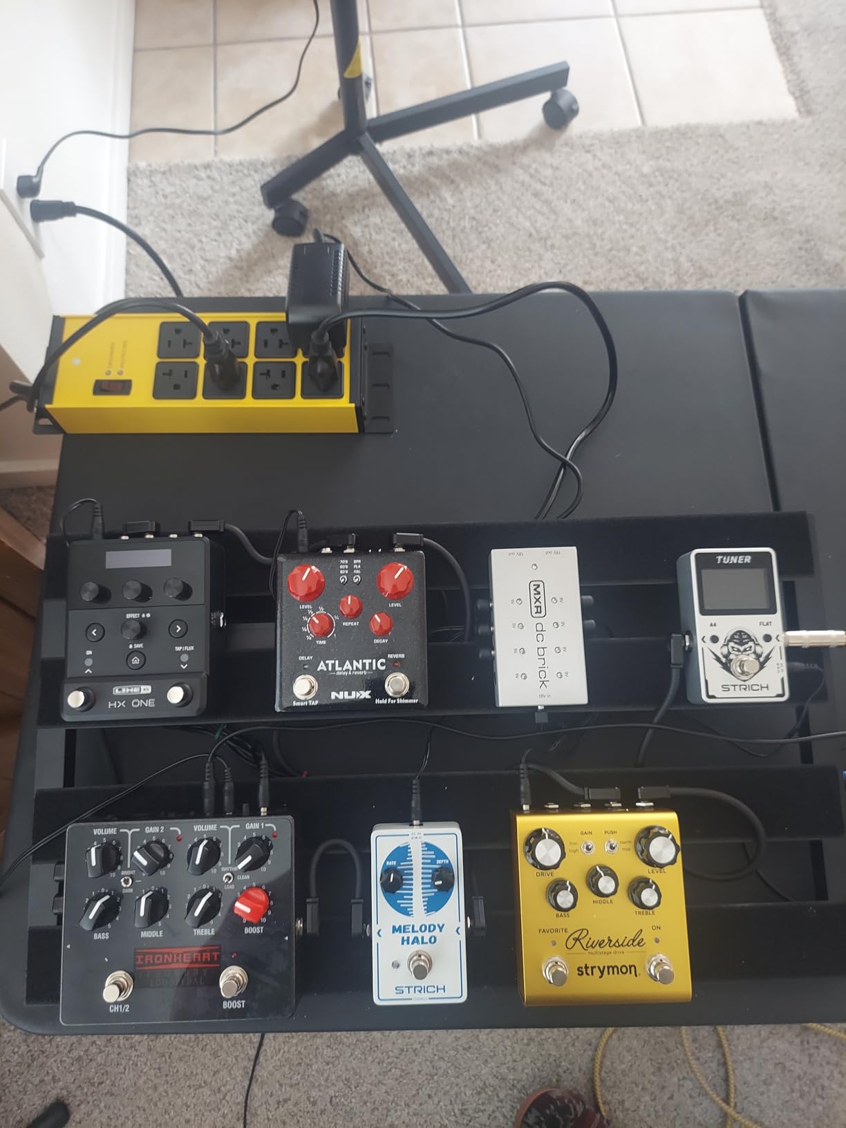 STRICH Guitar Pedal Board Aluminum Alloy 3.24lb Lightweight Pedalboard 28'' x 13.78'' Extra Large Effect Pedals board with Carry Bag, STANDARD 28 (Angled) customer photo 1