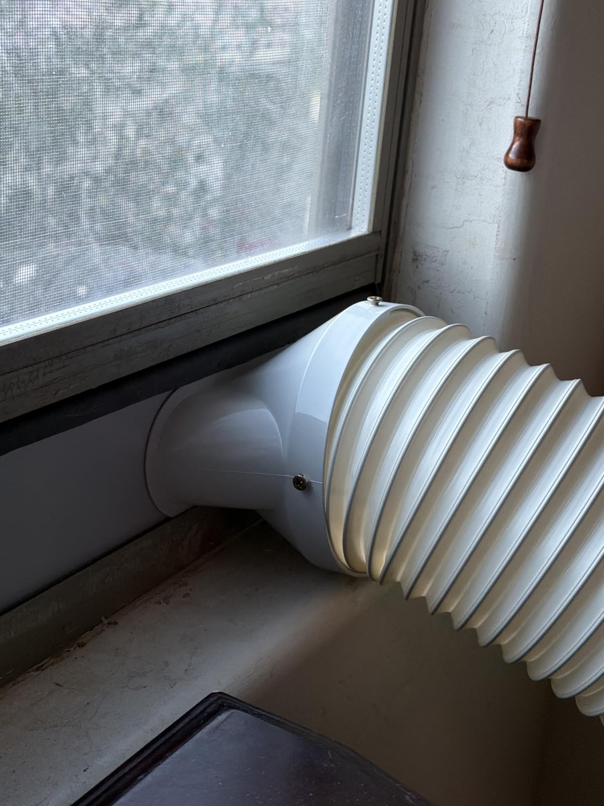 Westinghouse 12,000 BTU Air Conditioner Portable For Rooms Up To 550 Square Feet, Portable AC with Home Dehumidifier, Smart App, 3-Speed Fan, Programmable Timer, Remote Control, Window Kit, White customer photo 2