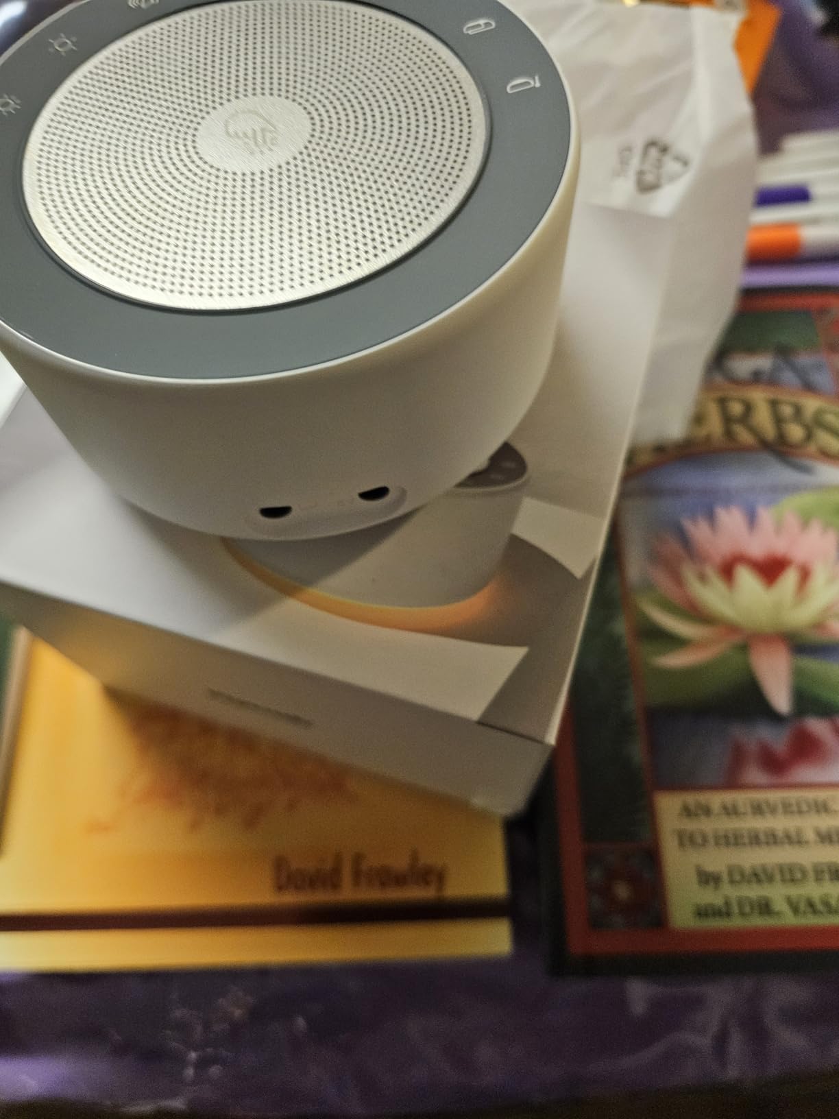 Kipcush Automatic Tibetan Meditation Bowl Sound Machine - 7 Himalayan Tones + 7 Color Night Light - Timer & Touch Control - No Manual Striking for Yoga, Chakra Healing, Stress Relief - Plug In customer photo 1