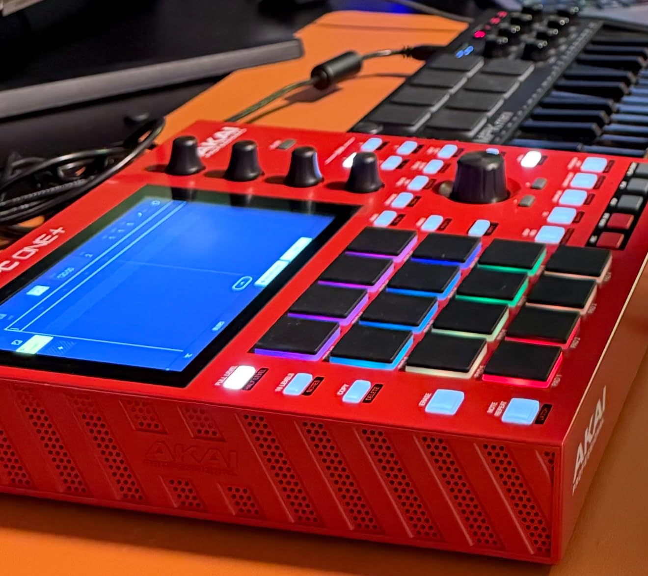 Akai Professional MPC One+ Standalone Drum Machine, Beat Maker and MIDI Controller with WiFi, Bluetooth, Drum Pads, Synth Plug-ins, Touchscreen, and Native Instruments Integration customer photo 2