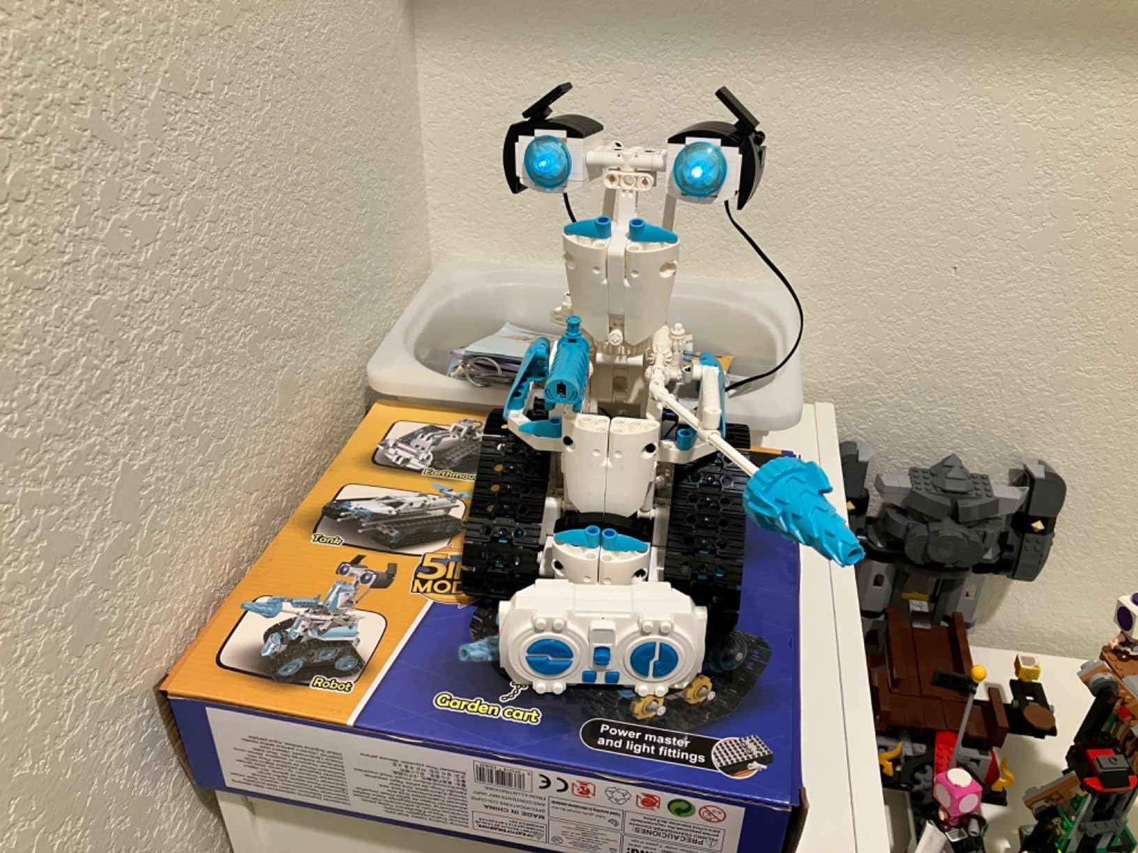 STEM Robot for Kids Ages 8-14, 5-in-1 Remote Control and APP Programmable Robot Toys - 720 Pcs DIY Building Science Educational Kit, Building Block Birthday Present for Teen Boys Girls customer photo 2