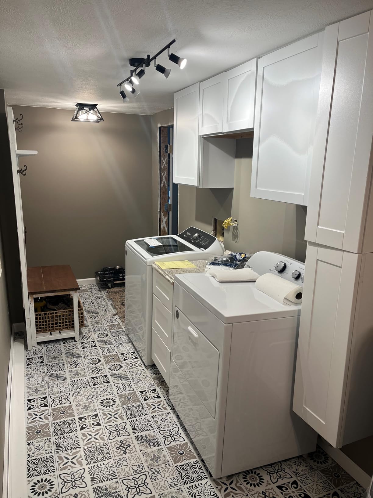 Bojim 6 Light LED Track Lighting Kit, Ceiling Spot Lighting with Adjustable Light Heads & Foldable Light Arms, Matte Black Kitchen Track Lighting (GU10 Socket, Bulbs Not Included) customer photo 2