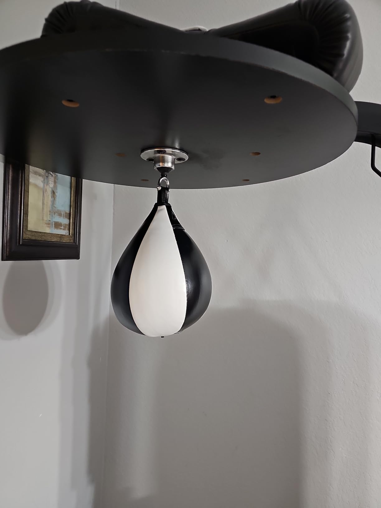 Benelabel Boxing Speed Bag Kit & Boxing Speed Bag - Premium Leather Bag with 360 degree Swivel and Inflator customer photo 1