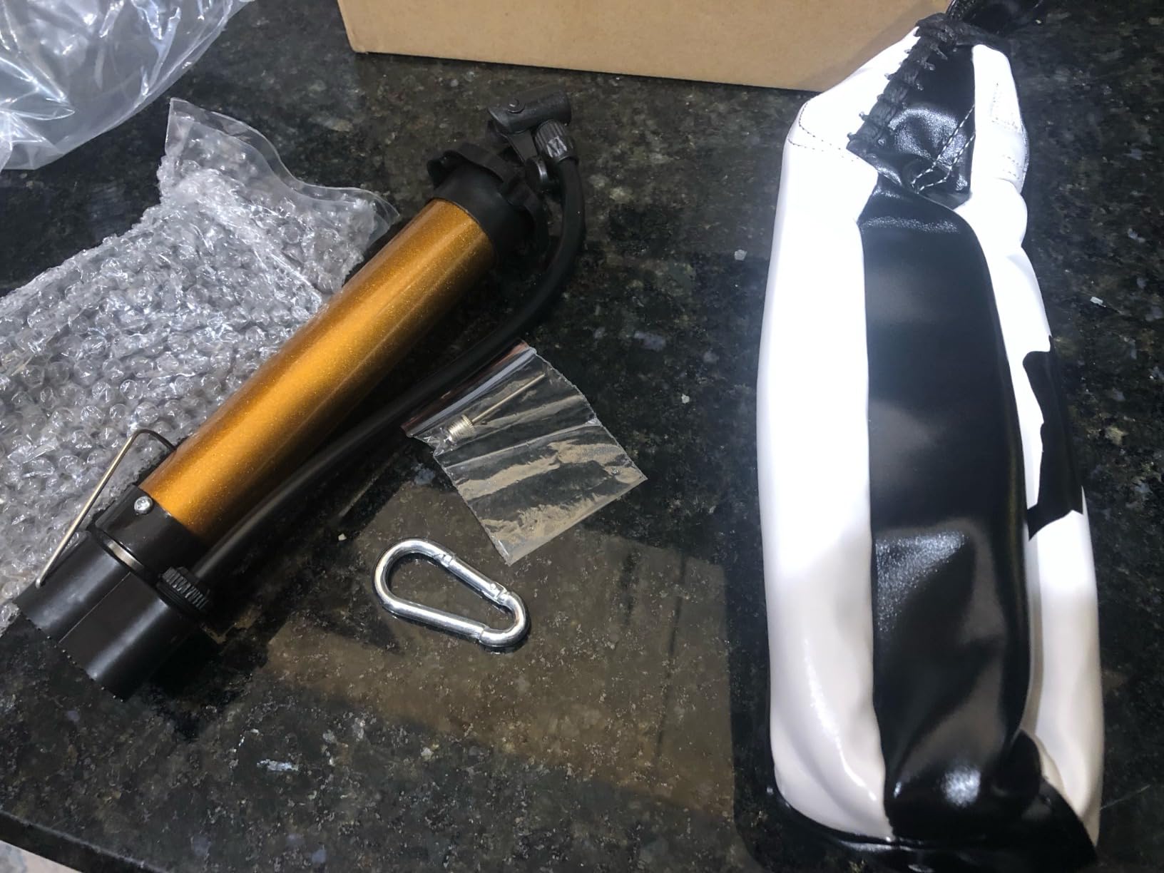 Benelabel Boxing Speed Bag Kit & Boxing Speed Bag - Premium Leather Bag with 360 degree Swivel and Inflator customer photo 2