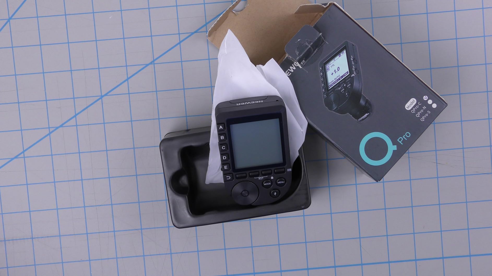 NEEWER Upgraded QPRO-C TTL Wireless Flash Trigger Compatible with Canon 1/8000s HSS Large Screen Slanted Design 5 Group 9 Customizable Functions for Q4 Q3 Z2 Z1 Z760 NW760 S101-300W PRO/400W PRO customer photo 2