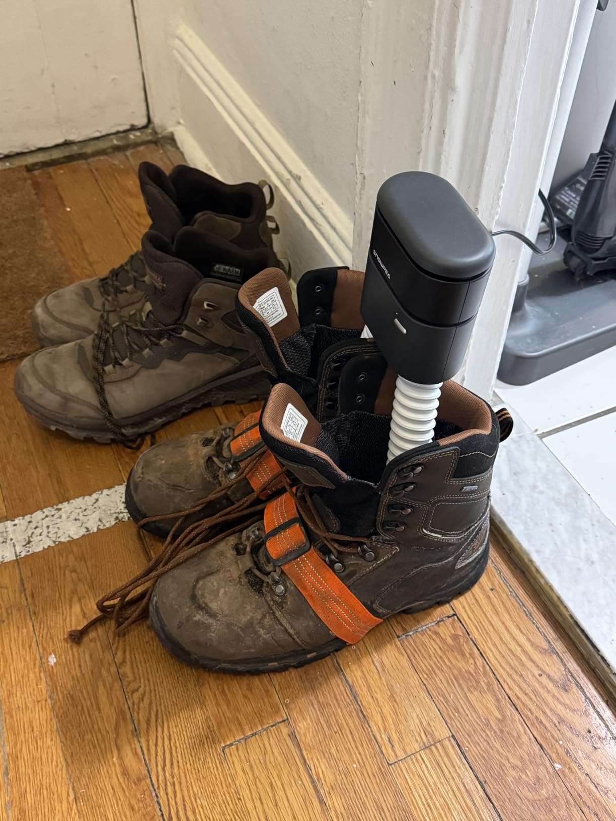 Shoe Dryer,Ski Boot Dryer with Fan Heater,11.8in Extendable Hoses,Rapid Drying,3/6/9 Hour Timer, Portable, Compact customer photo 1