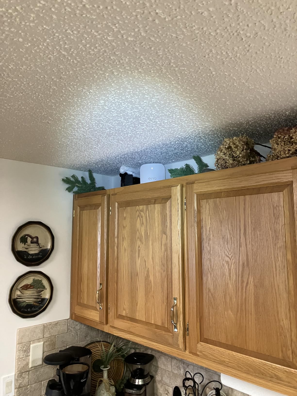 Amazon eero Pro 7 tri-band mesh Wi-Fi 7 router (newest model) - Supports internet plans up to 5 Gbps, Coverage up to 6,000 sq. ft., 3-pack customer photo 2