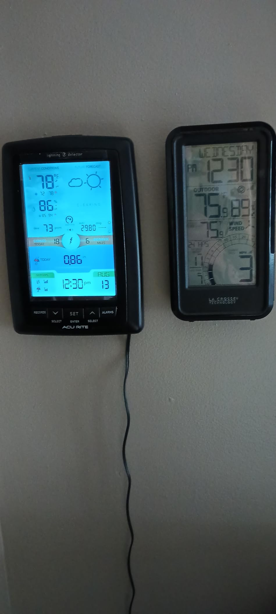 La Crosse Technology 327-1418BW Monochromatic Digital Wind Speed Station customer photo 1