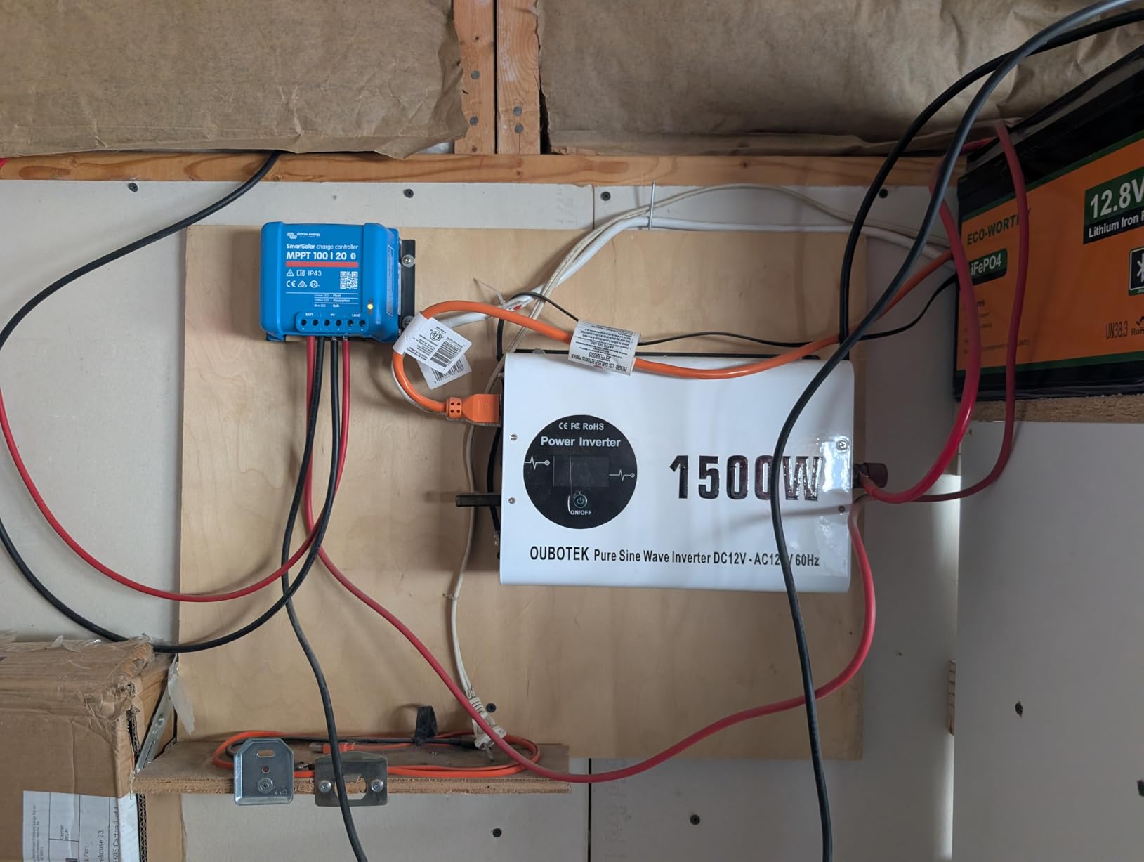 3000 Watt Pure Sine Wave Inverter, DC 12V to AC 120V with LCD Display, Remote Control, USB Port, 4 AC Outlets, and Terminal Block for RV Boat Camping Solar System and Home Use customer photo 1