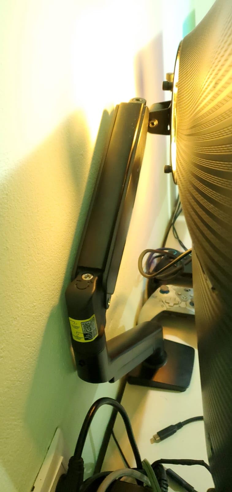 ErGear Dual Monitor Stand up to 33 inches Screen, Load-Bearing Max 22 lbs Each Arm, Adjustable Dual Monitor Mount, Sturdy Steel vesa Monitor Mount with Stable VESA 75x75 100x100mm customer photo 2