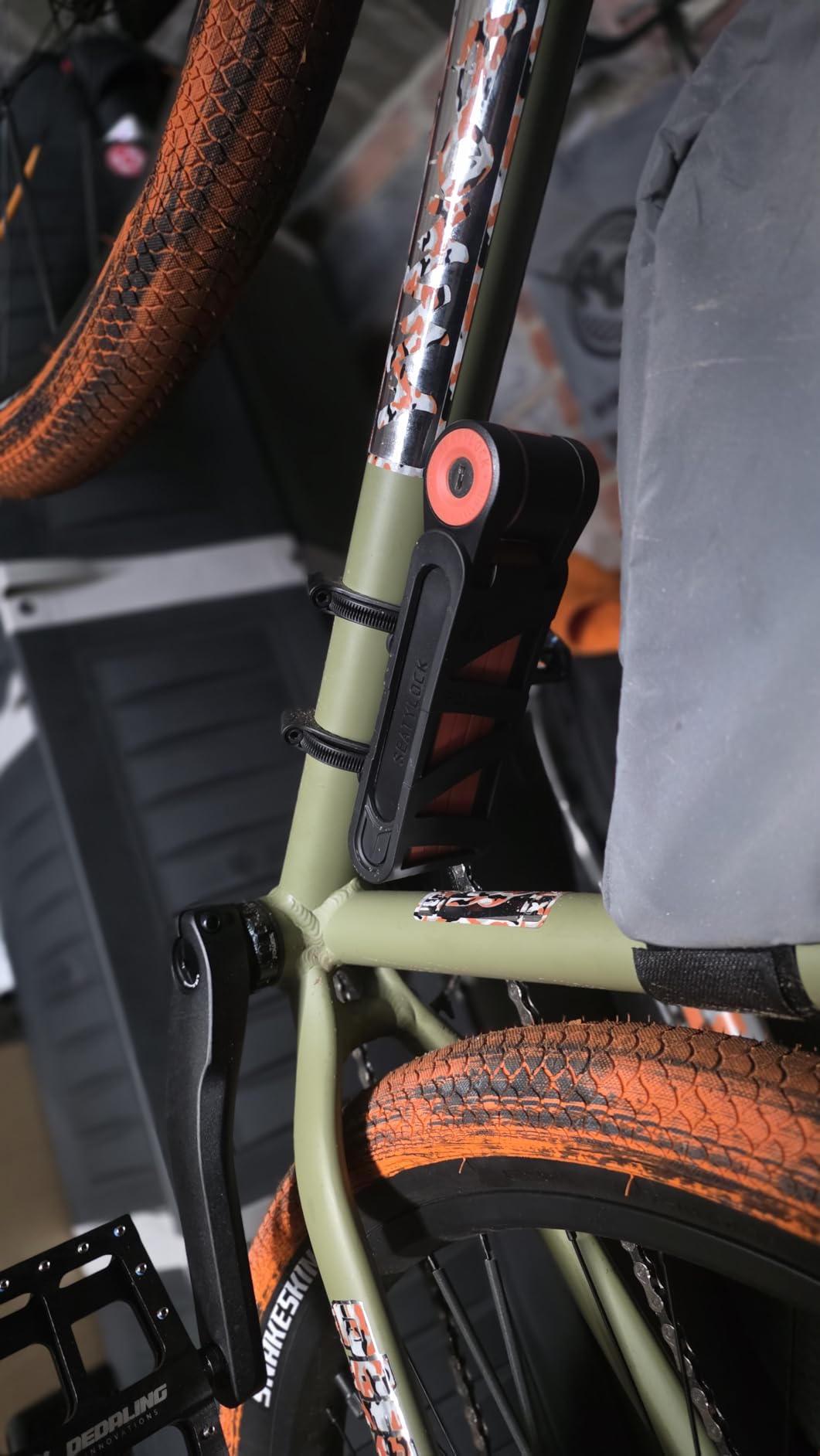 Seatylock FoldyLock Compact Folding Bike Lock - Award Winning Patented Lightweight High Security Bicycle Lock - Heavy Duty Anti Theft Smart Secure Guard with Keys & Case for Bikes or Scooters customer photo 1