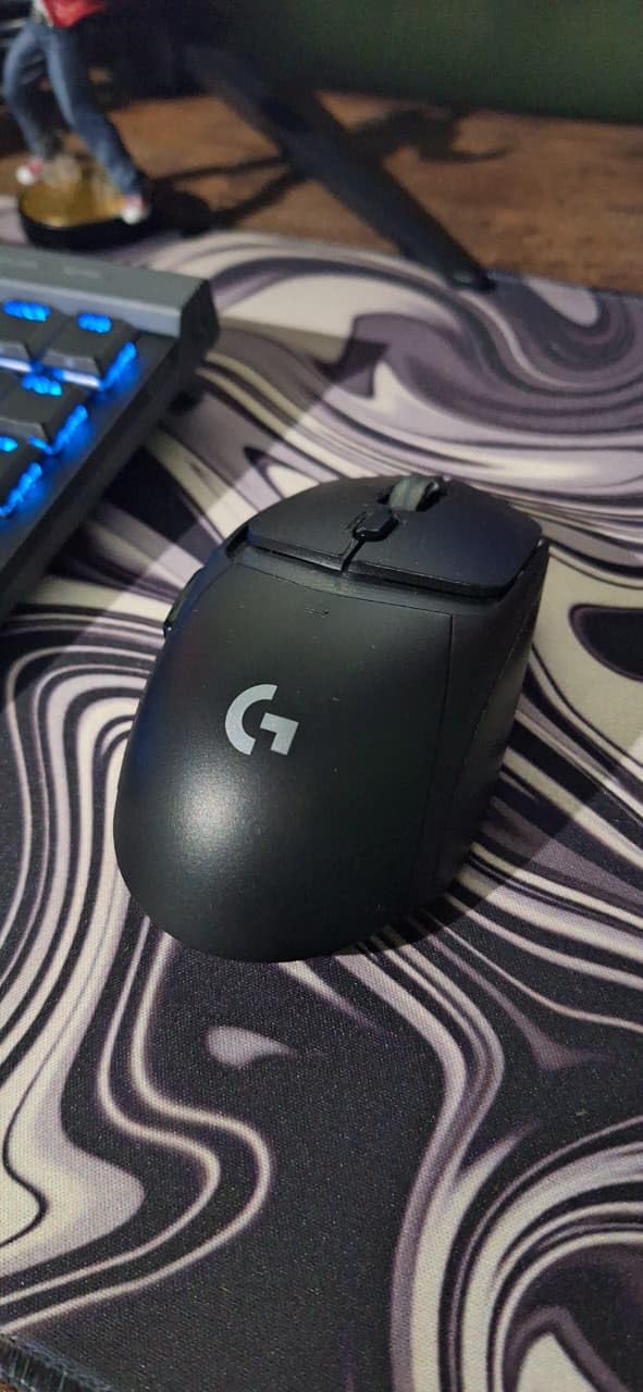 Logitech G309 Lightspeed Wireless Gaming Mouse, Lightweight, LIGHTFORCE Switches, Hero 25K Sensor, 300+ hr Battery, 6 Programmable Buttons, PC & Mac - White customer photo 1