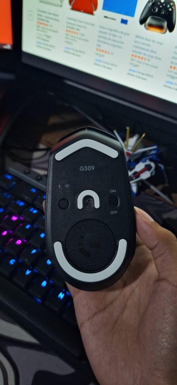 Logitech G309 Lightspeed Wireless Gaming Mouse, Lightweight, LIGHTFORCE Switches, Hero 25K Sensor, 300+ hr Battery, 6 Programmable Buttons, PC & Mac - White customer photo 2