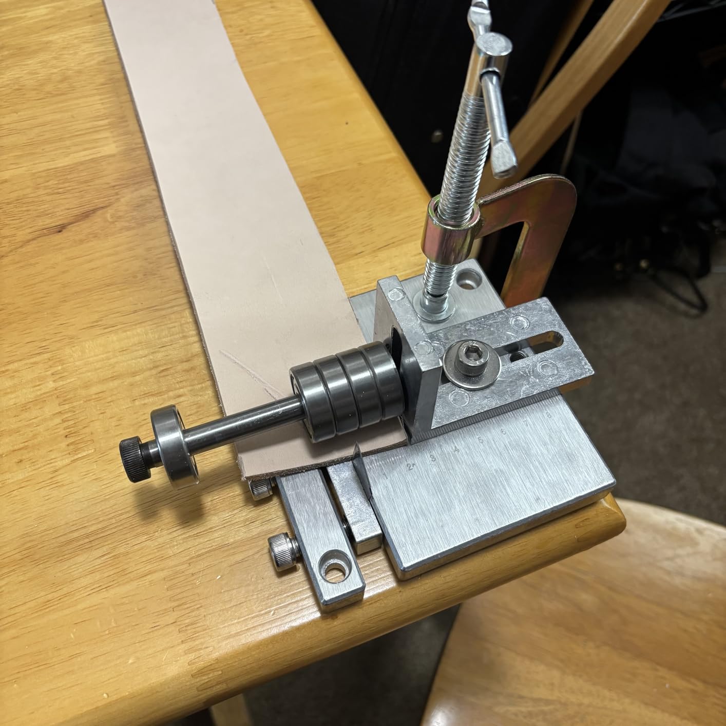 WUTA Leather Strip Cutting Machine Leather Strap Cutter 60MM Leather Belt Cutting Machine with G-Clamps, 10 Blades, and 2 Wrenches customer photo 1