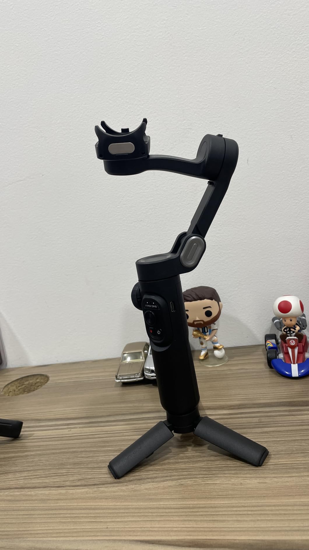 AOCHUAN Phone Gimbal Stabilizer 3-Axis Smartphone Foldable Handheld Gimbal for iPhone with Focus Wheel TikTok YouTube Vlog Stabilizer for iPhone17 16 15 14 13 Pro Max Android-Smart XE customer photo 1