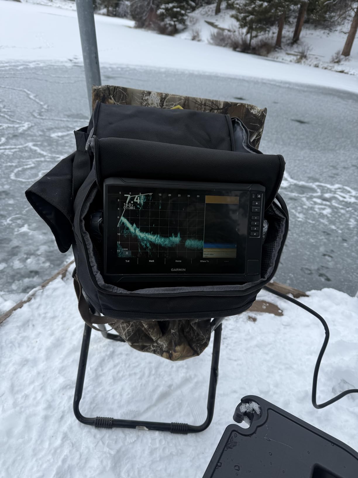 LiveScope™ Plus Ice Fishing Bundle LI with Garmin Navionics+ Maps for U.S. Inland customer photo 1