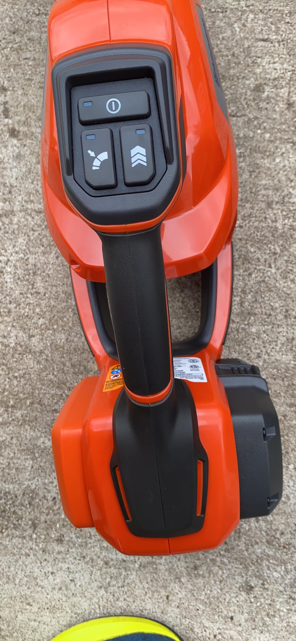 Husqvarna Leaf Blaster 350iB Battery Powered Cordless Leaf Blower, 200-MPH 800-CFM Blower with Brushless Motor and Quiet Operation, 40V Lithium-Ion 7.5 Ah Battery and Charger Included customer photo 1