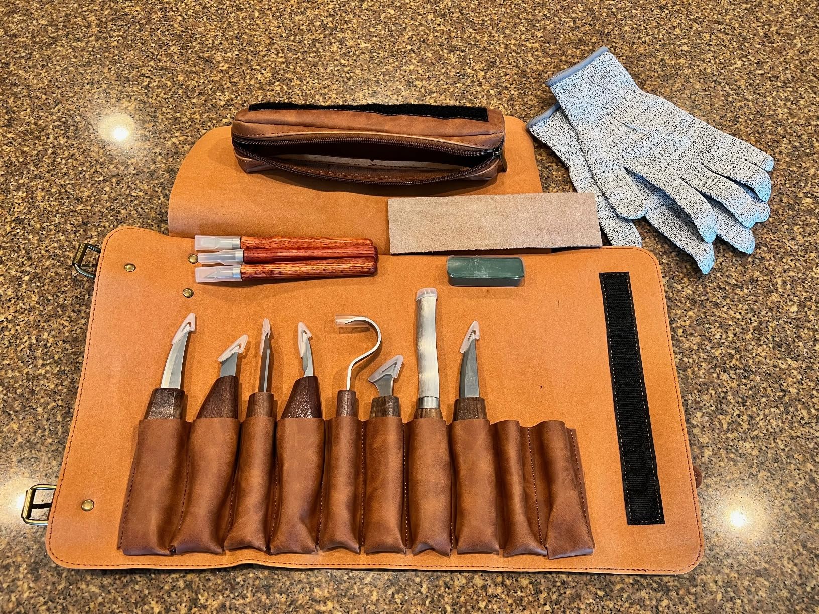 Tekchic Wood Carving Kit Deluxe-Whittling Knife, Wood Carving Knife Set, Wood Whittling Kit for Beginners, Carving Knife Woodworking Wood Carving Tools Set with Large Leather Case customer photo 2