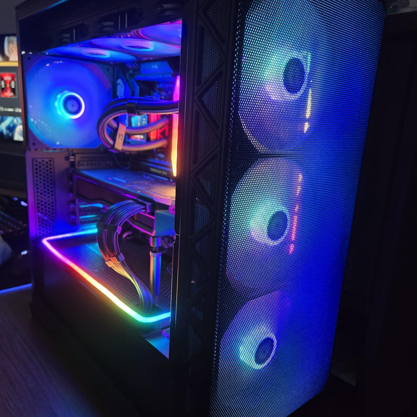 Montech AIR 903 MAX, E-ATX Mid Tower Case, High Airflow, 3X 140mm ARGB PWM & 1x 140mm PWM Fans Pre-Installed, Tempered Glass Side Panel, Mesh Front, Type-C, Support 4090 GPUs, Black customer photo 1