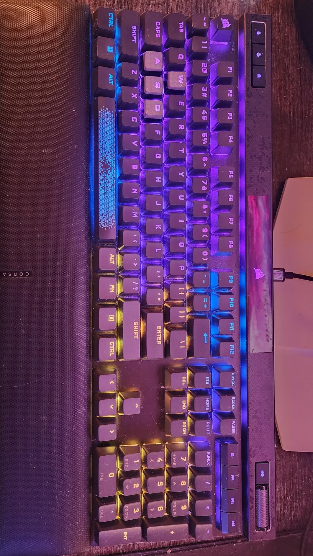 CORSAIR K70 MAX RGB Magnetic Mechanical Wired Gaming Keyboard - MGX Adjustable Switches, Simultaneous SOCD and Rapid Trigger, PBT Double-Shot Keycaps, Sound Dampening, 8000Hz Polling, QWERTY NA, Black customer photo 1