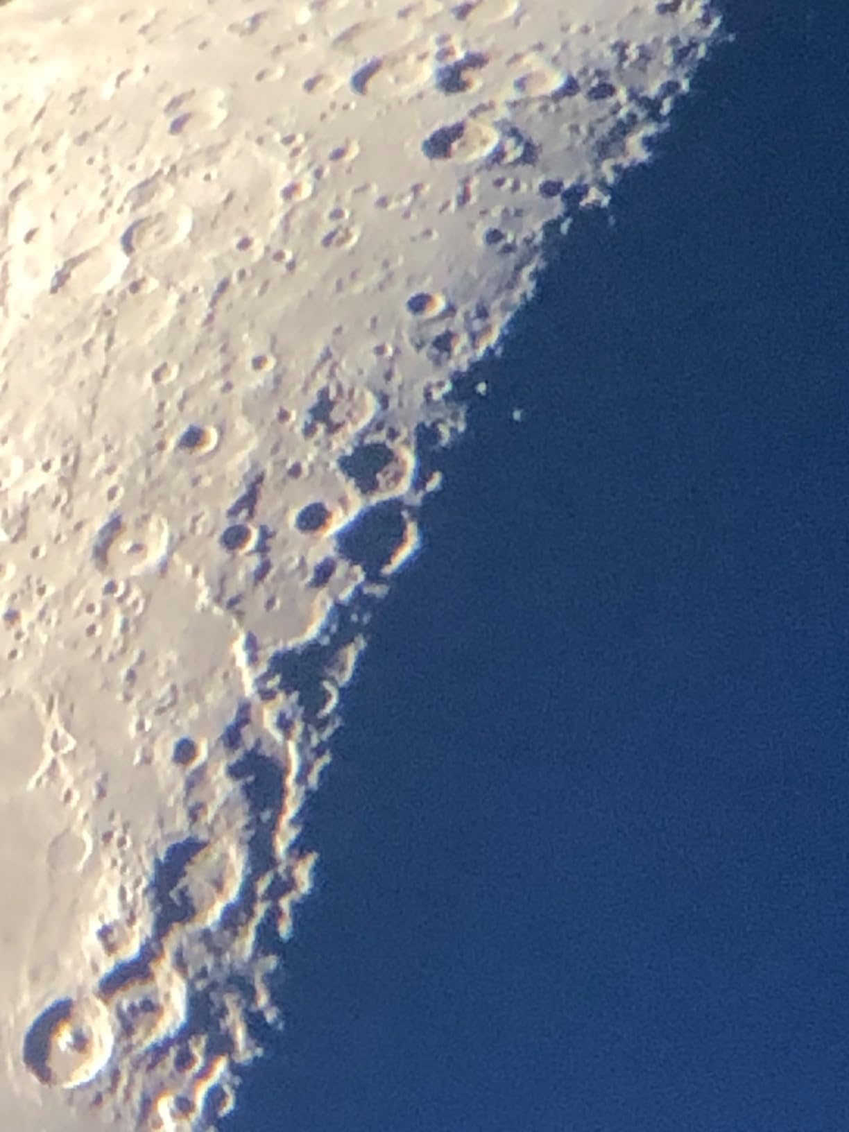 Celestron StarSense Explorer 150AZ App-Enabled Telescope - 150mm Tabletop Dobsonian with Smartphone Dock & StarSense App customer photo 2