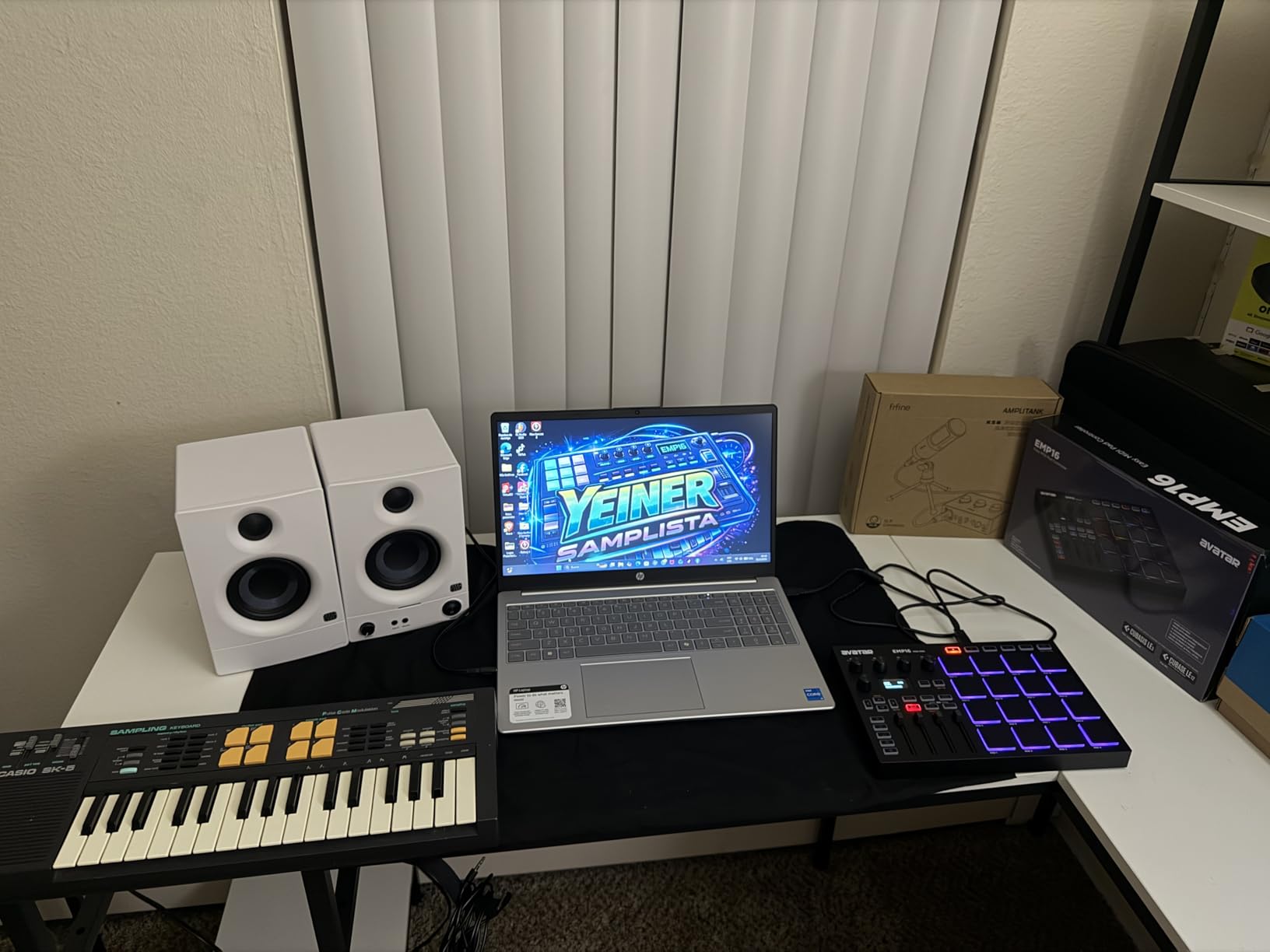 EMP16 MIDI Pad Controller Beat Maker Machine With Bluetooth, 16 RGB Velocity Sensitive Beat Pads, 16 Level, Full/Half Level, OLED Display, MIDI In/Out customer photo 1