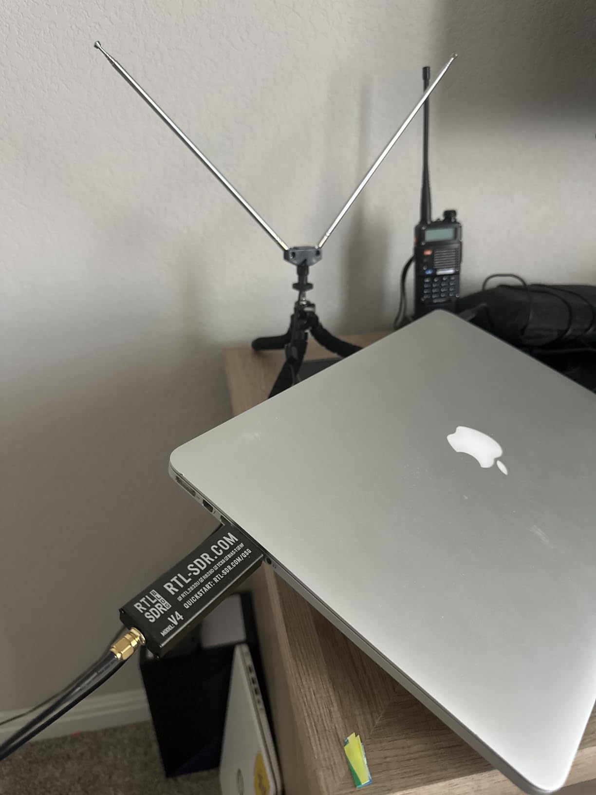 RTL-SDR Blog V4 R828D RTL2832U 1PPM TCXO HF Bias Tee SMA Software Defined Radio with Dipole Antenna Kit customer photo 1
