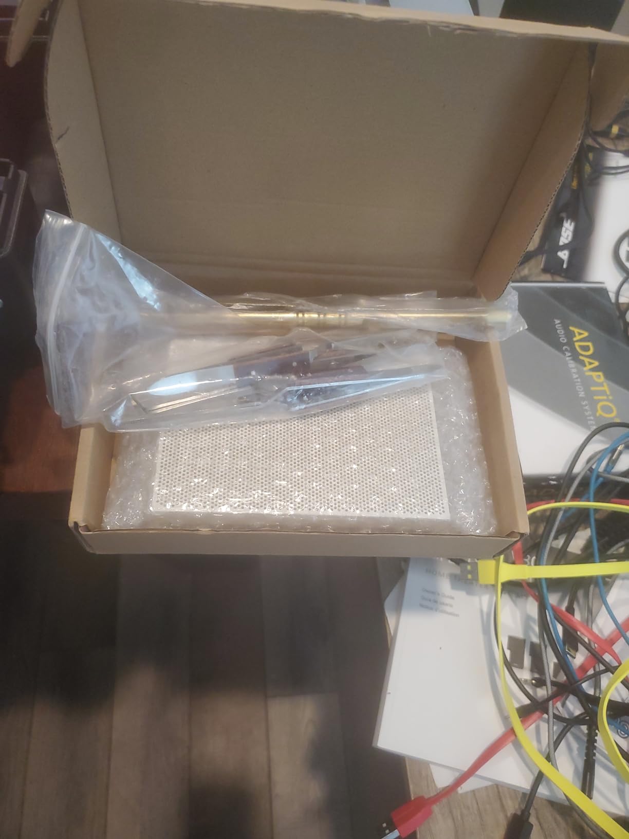 Gisafai 6 Pcs Jewelry Soldering Kit Include 2 Honeycomb Ceramic Block 1 Copper Tongs 3 Tweezers, Soldering Boards Plate Jewelers Making Melting Casting Tools Supplies customer photo 1