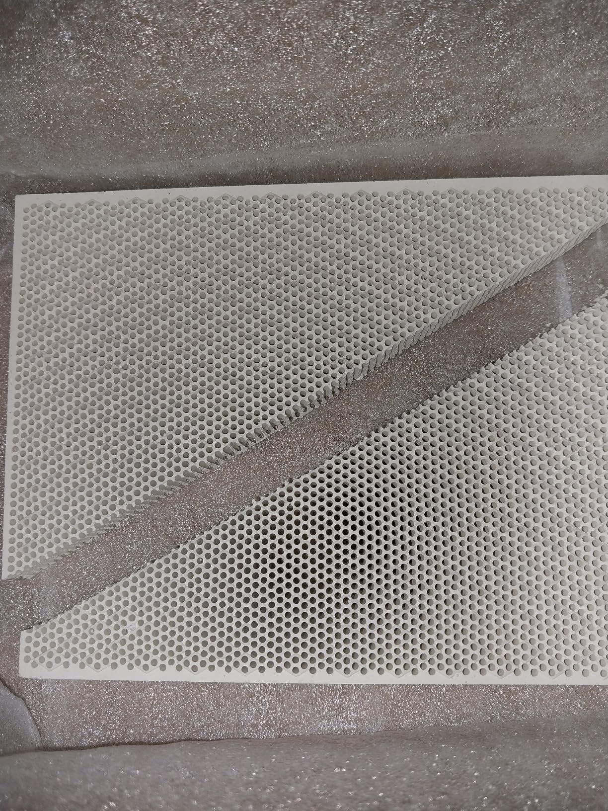 Gisafai 6 Pcs Jewelry Soldering Kit Include 2 Honeycomb Ceramic Block 1 Copper Tongs 3 Tweezers, Soldering Boards Plate Jewelers Making Melting Casting Tools Supplies customer photo 2