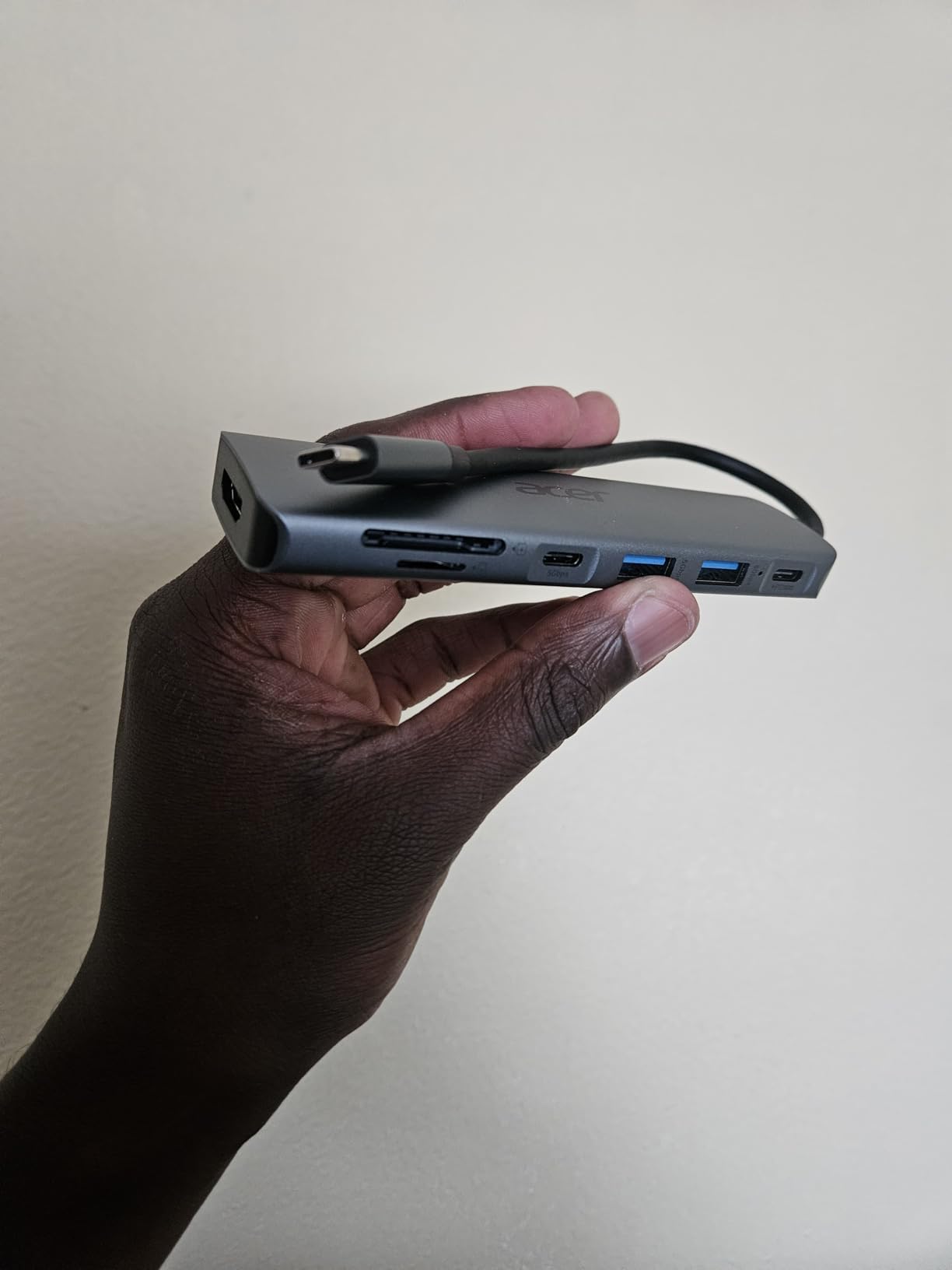 Acer USB C Hub, 7 in 1 Multi-Port Adapter for Laptop, 4K, HDMI Splitter with 2 USB A 3.1 & Type-C to HDMI Data Port, PD 100W Charging, SD Card Reader for Computer, Desktop, Space Grey customer photo 2