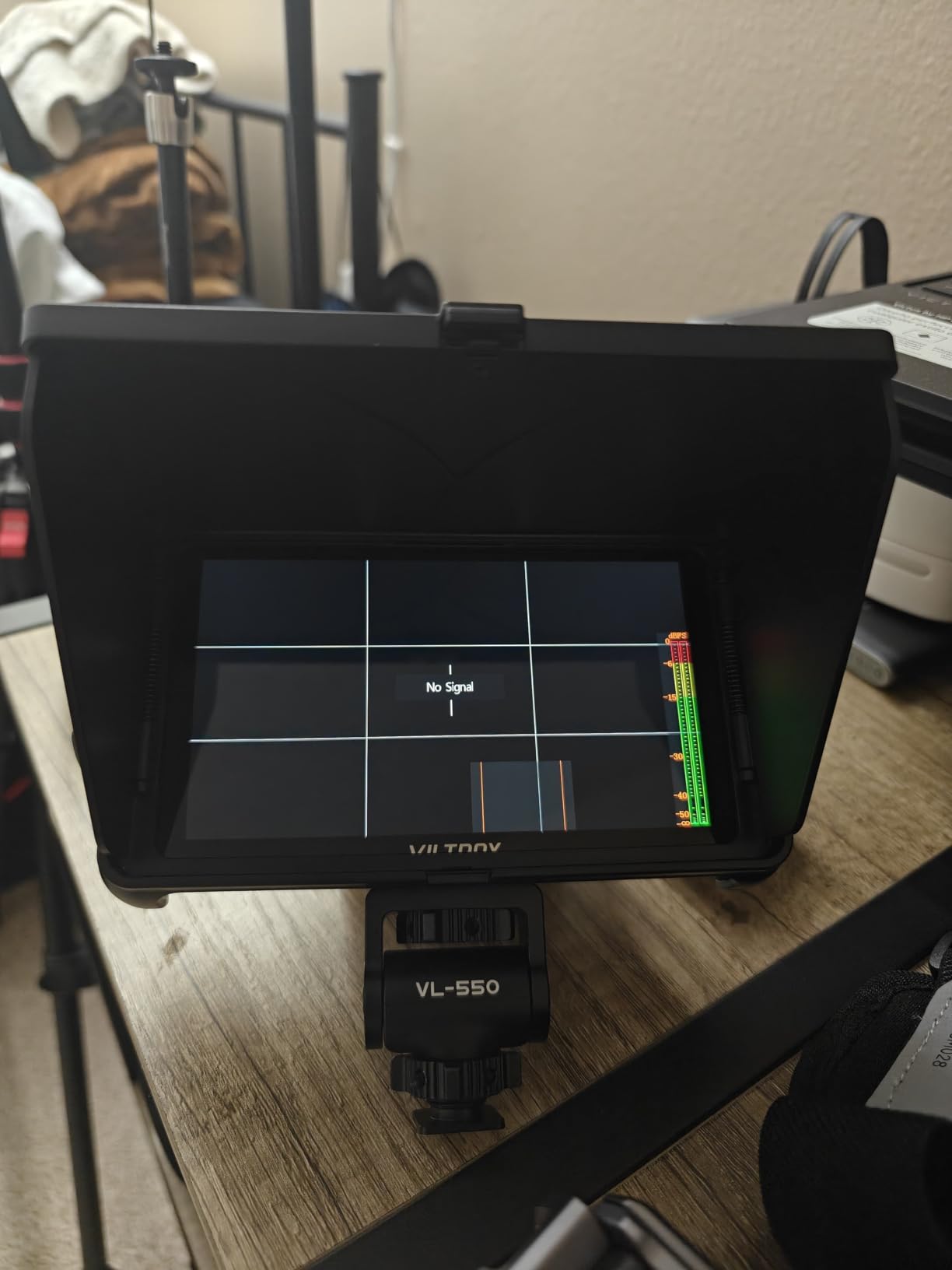 VILTROX 5.5 Inch 1200nits 4Kp30 HDMI Video Field Monitor, 10bit HDR Daylight Viewable 1920 x 1080 Portable Monitor Recorder, Hot Shoe Mount, Battery, Sunshine Hood customer photo 2