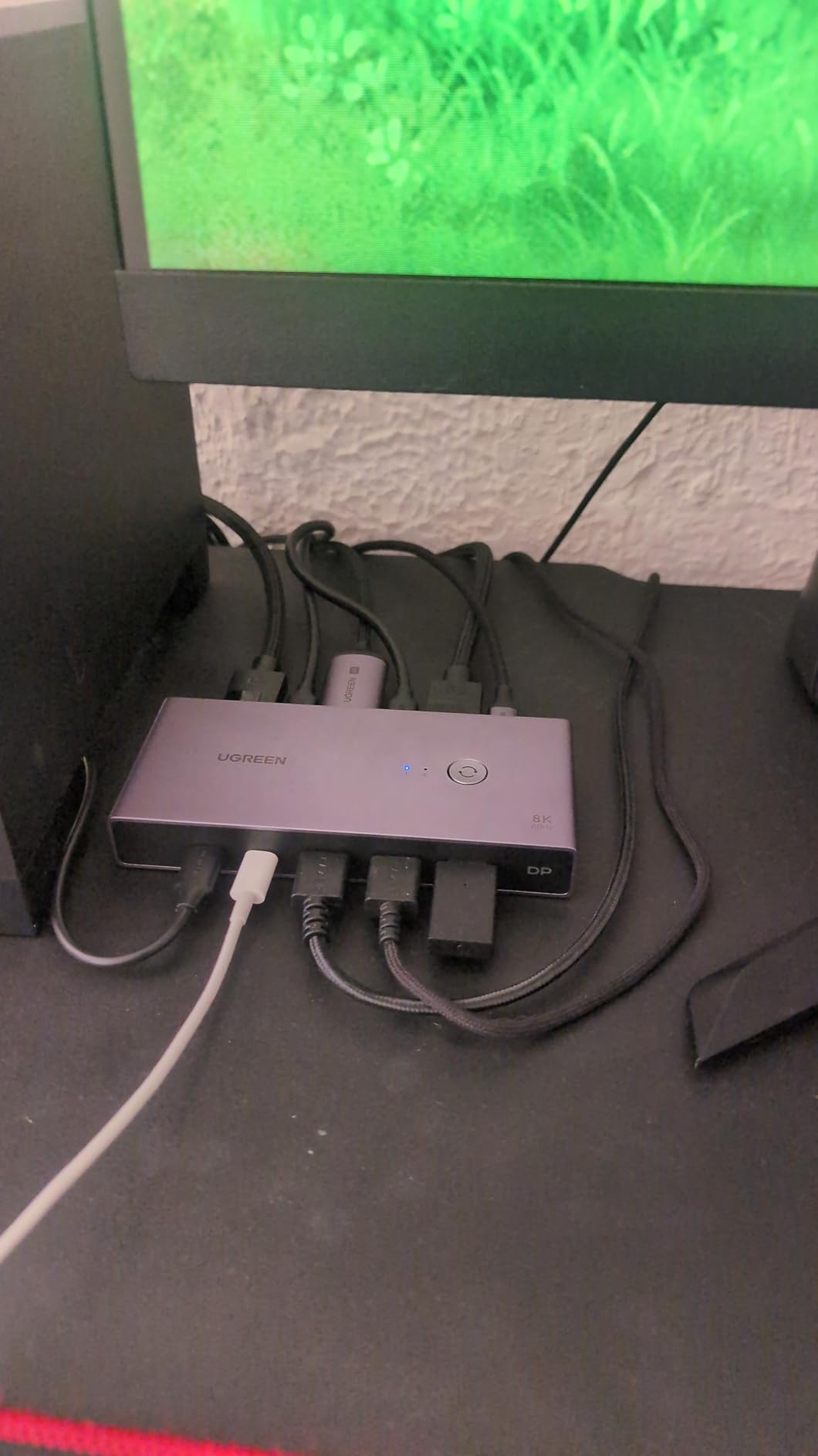 UGREEN 8K Displayport KVM Switch 2 in 1 Out DP1.4 with 4 USB 3.0 Ports (3 USB-A + 1 USB-C) Support 8K@60Hz 4K@240Hz Share 1 Monitor Keyboard Mouse U-Disk Printer, with 2 DP Cables, 2 USB A to C Cables customer photo 1