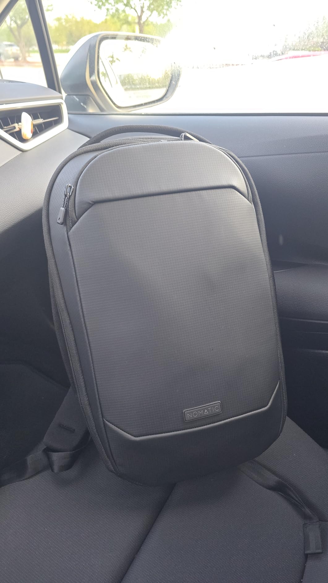 NOMATIC Navigator RS Pack - 15L w/ 6L Built-In Expansion - Water Resistant Coated Ripstop - Anti Theft Backpack - Laptop Bag - Computer Backpack customer photo 1