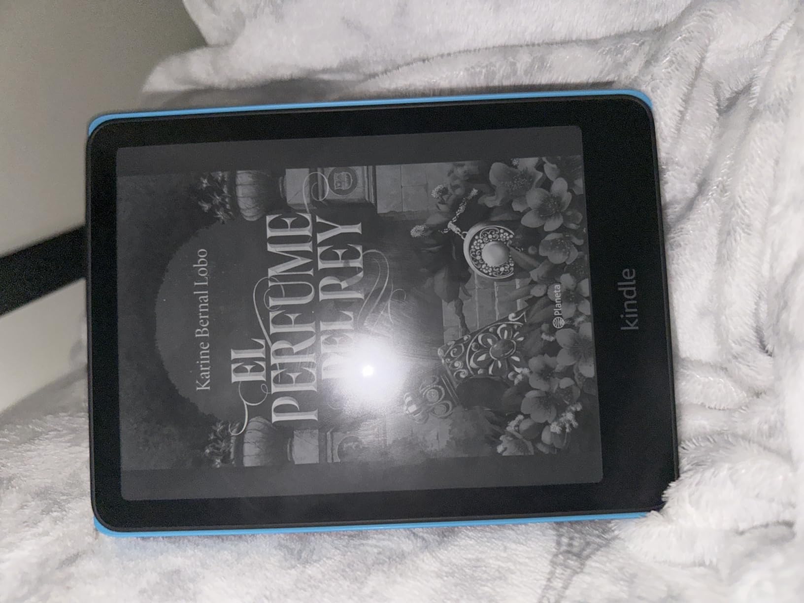 Kindle Paperwhite Kids 16GB (newest model) - larger 7
