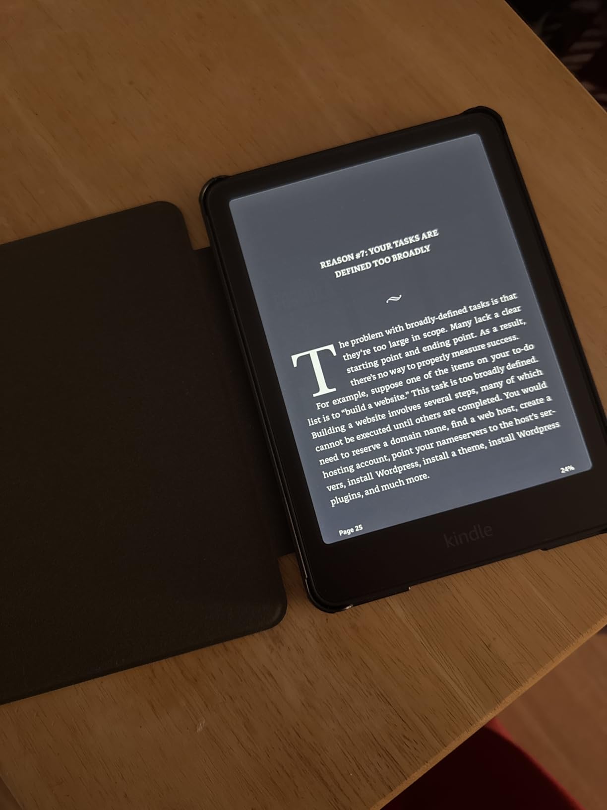 Kindle Paperwhite Signature Edition 32GB (newest model) - 20% faster with auto-adjusting front light, wireless charging, and weeks of battery life - Metallic Jade customer photo 2