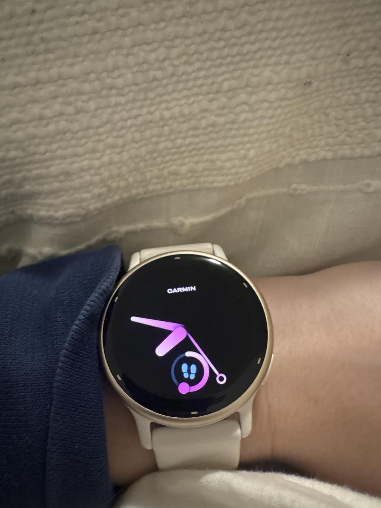 vívoactive 5, Health and Fitness GPS Smartwatch, AMOLED Display, Up to 11 Days of Battery, Ivory customer photo 1