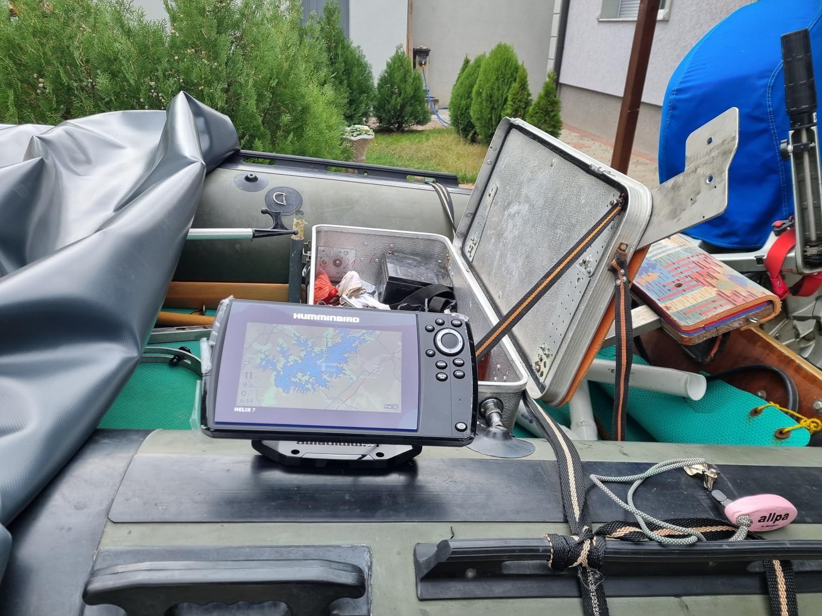 Humminbird Helix 7 G4 GPS Fish Finder with Transducer, MEGA Side Imaging customer photo 1