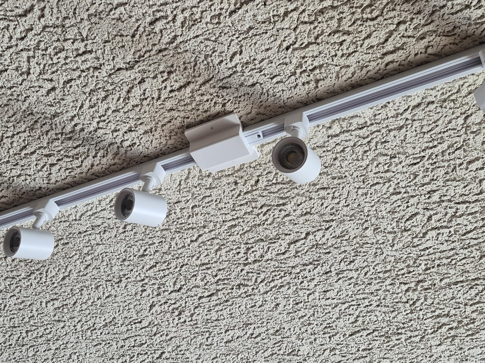 VANoopee 5-Color 6-Light LED Track Lighting Kit with 6.6FT H Type Track Lighting Rail, LED Track Light Heads Dimmable Modern Kitchen Track Lighting Fixtures Ceiling Spotlight, CRI90+ 10W 800lm Black customer photo 1