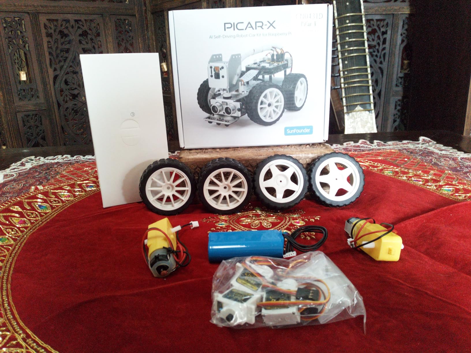 Picar-X AI Video Robot Car Kit for Raspberry Pi 5/4/3B+/Zero 2w, LLMs ChatGPT-4o/Gemini/Grok, Voice&Video Recognition, Python, Scratch, Camera, Batterry (RPI NOT Included) customer photo 1